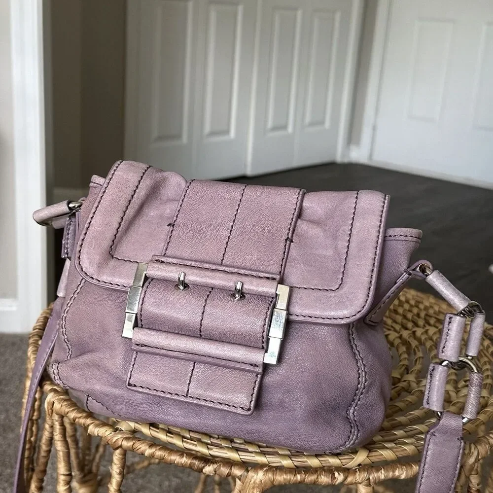 Vintage Michael Kors Camden Lilac Leather Silver Buckle Messenger Shoulder Bag - Picture 2 of 14